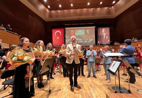Ç­o­c­u­k­ ­S­e­n­f­o­n­i­ ­O­r­k­e­s­t­r­a­s­ı­’­n­d­a­n­ ­C­u­m­h­u­r­i­y­e­t­i­n­ ­1­0­0­.­ ­y­ı­l­ı­ ­ö­z­e­l­ ­k­o­n­s­e­r­i­